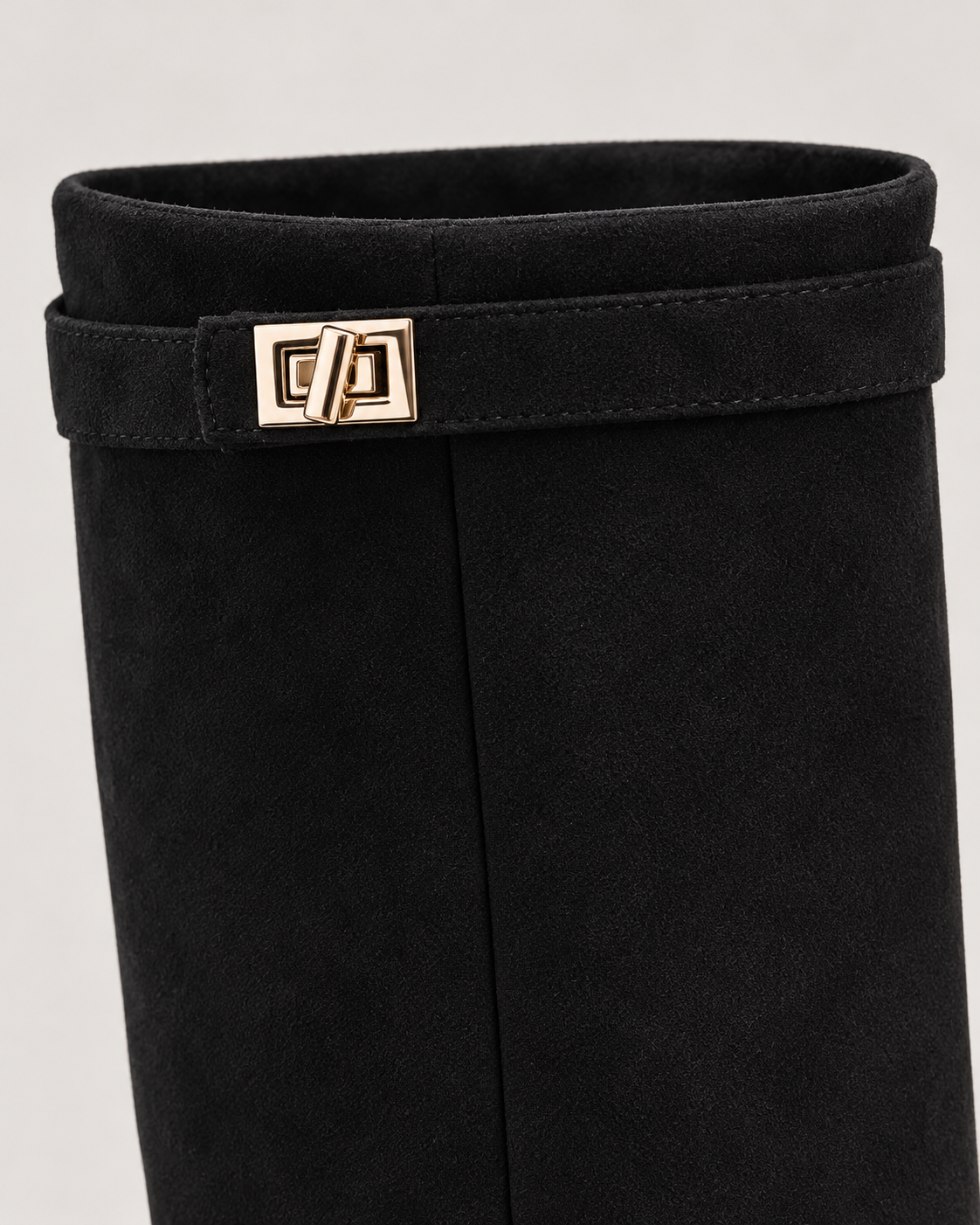 Women’s Knee High Boots With Buckle Detail
