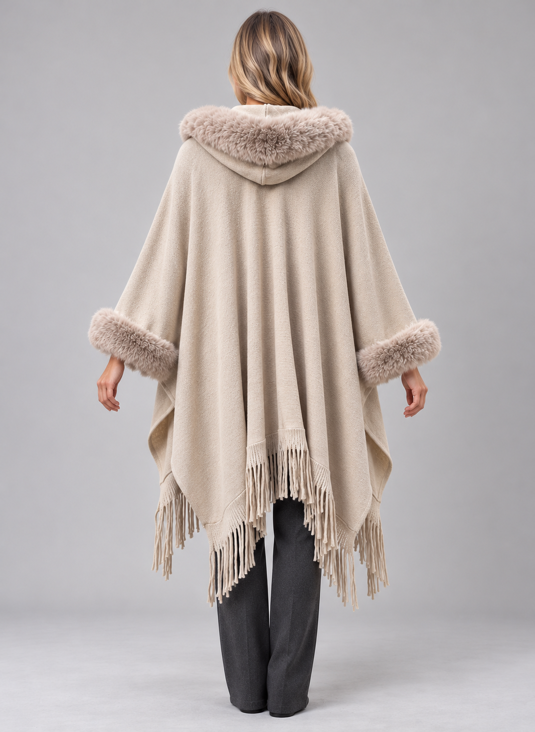 Women’s Cape Coat With Faux Fur And Fringe