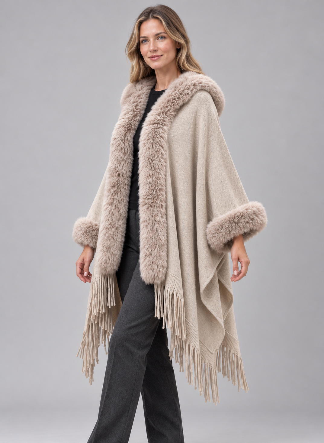 Women’s Cape Coat With Faux Fur And Fringe