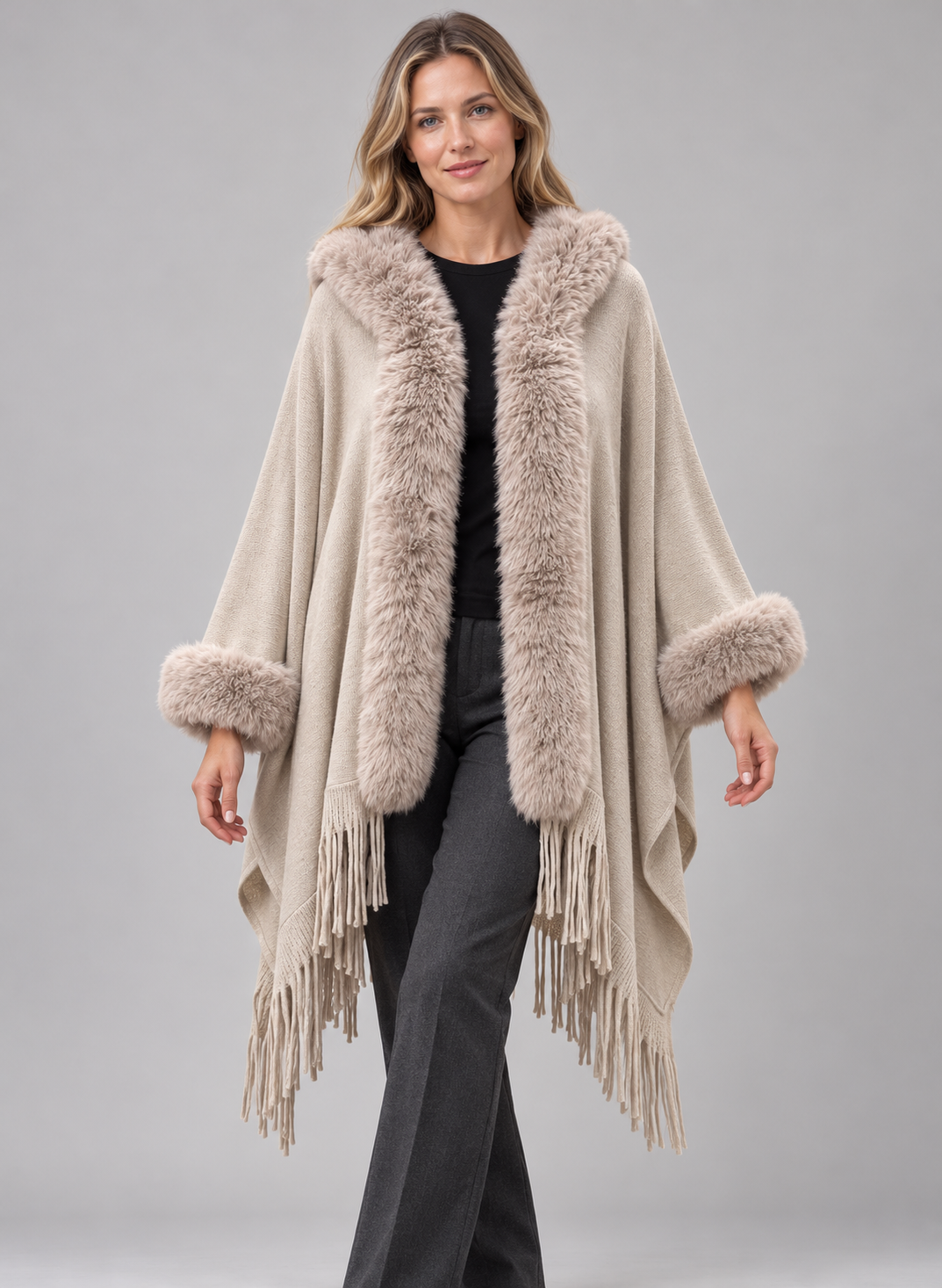 Women’s Cape Coat With Faux Fur And Fringe