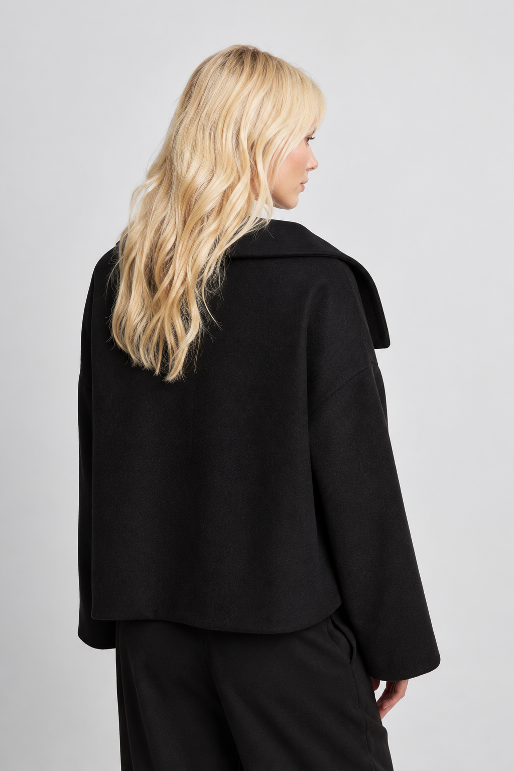 Women's Cropped Double-Breasted Coat – Oversized Collar