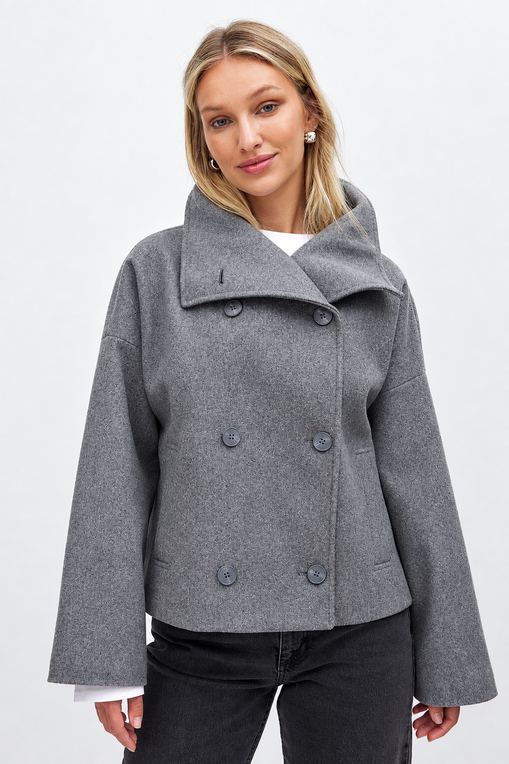 Women's Cropped Double-Breasted Coat – Oversized Collar