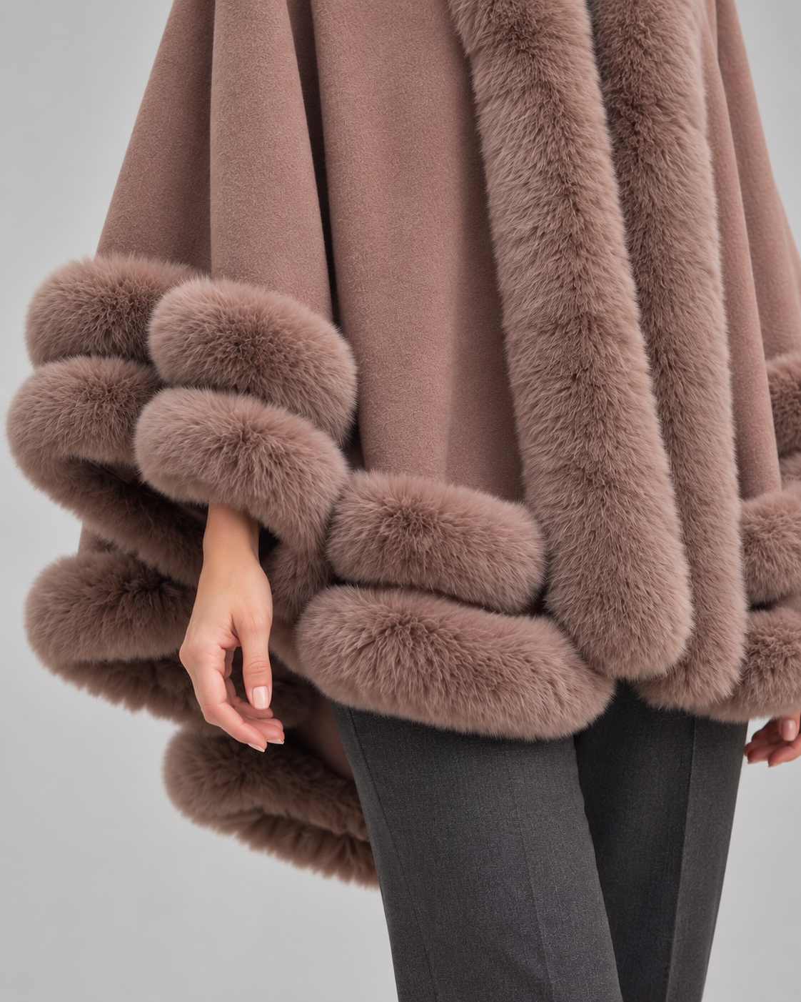 Women’s Cape Coat With Faux Fur Trim