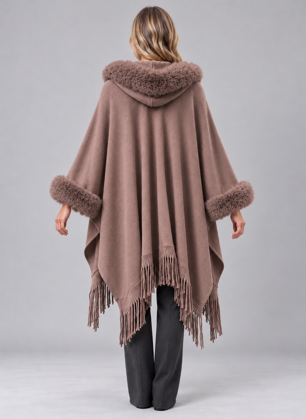 Women’s Cape Coat With Faux Fur And Fringe