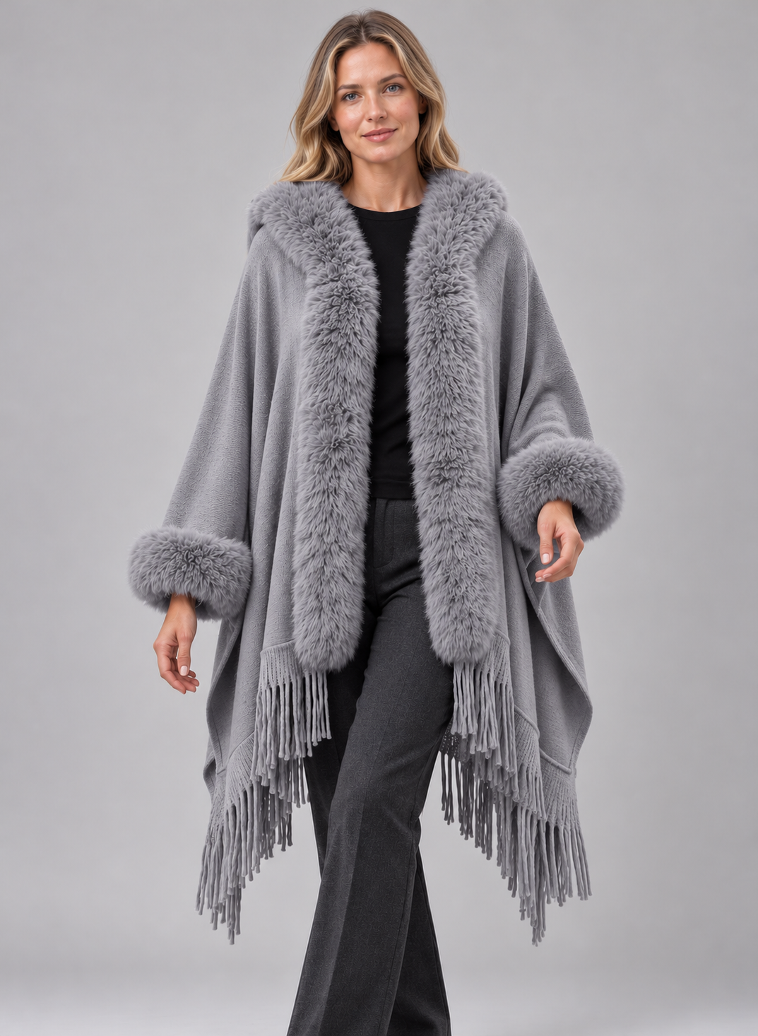 Women’s Cape Coat With Faux Fur And Fringe