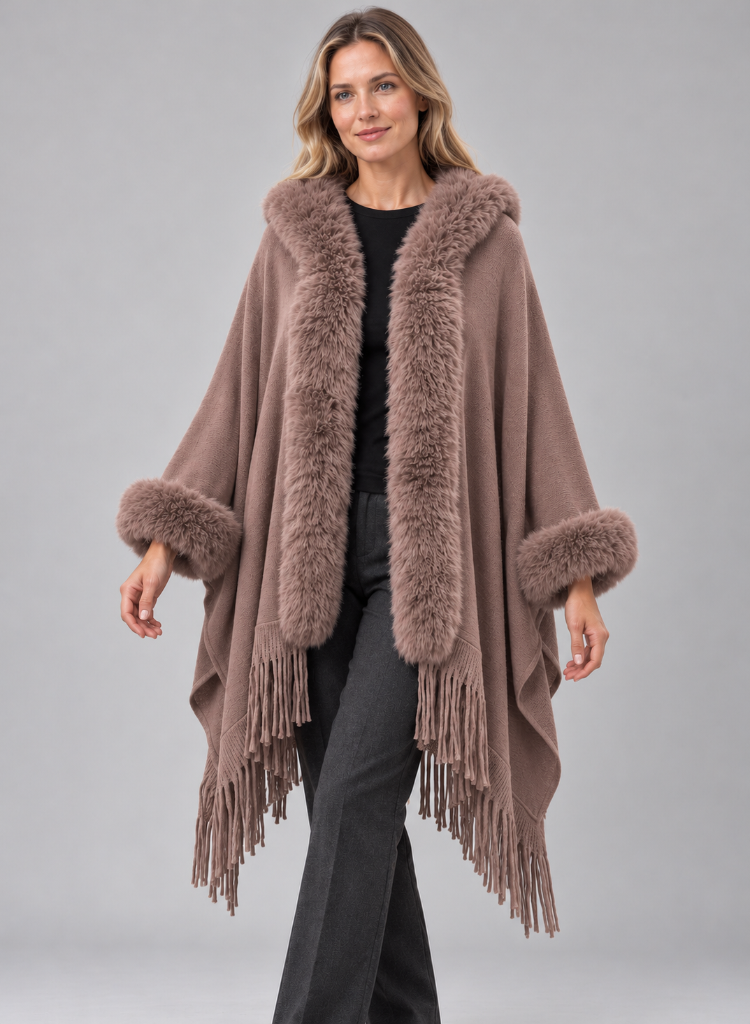 Women’s Cape Coat With Faux Fur And Fringe
