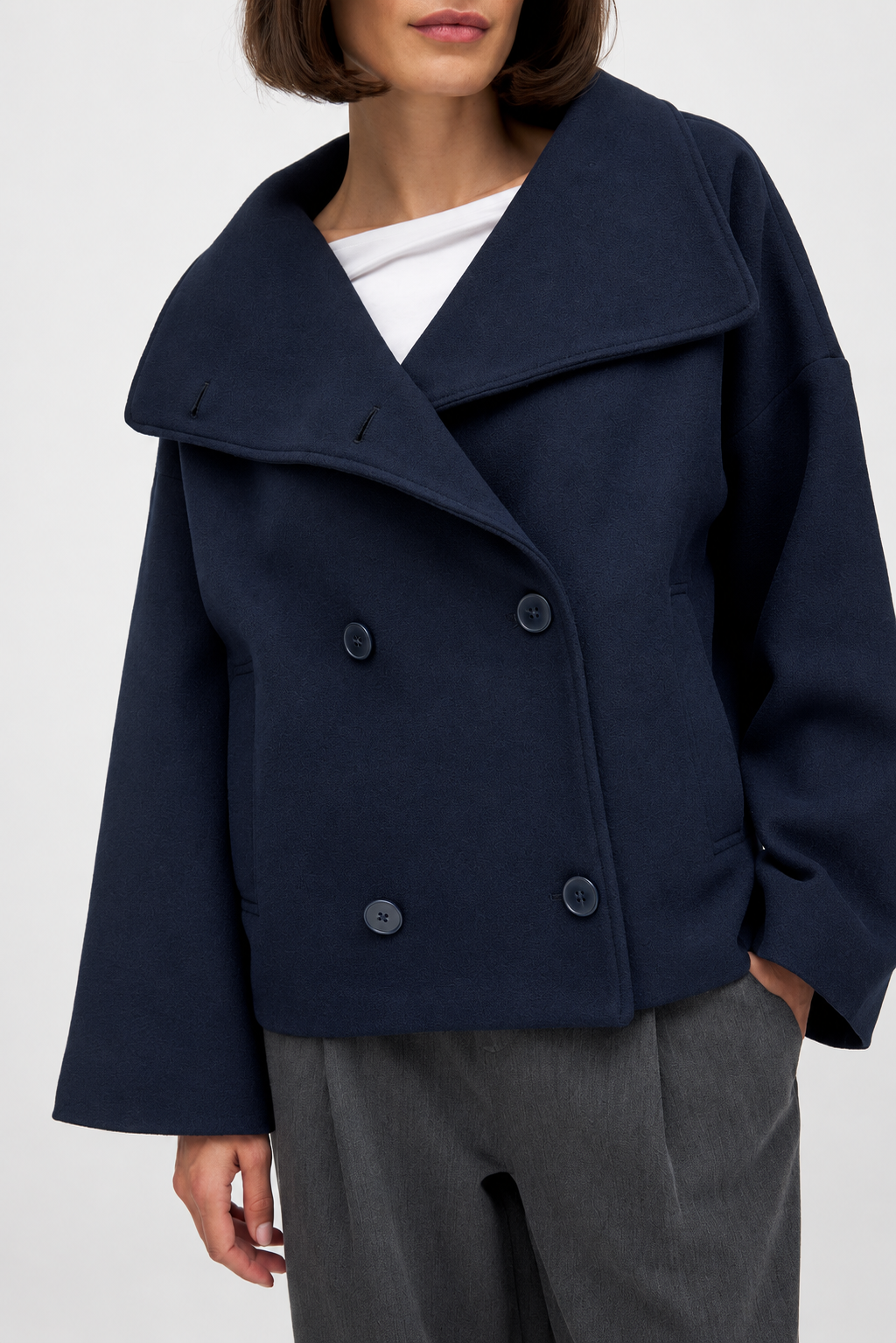 Women's Cropped Double-Breasted Coat – Oversized Collar