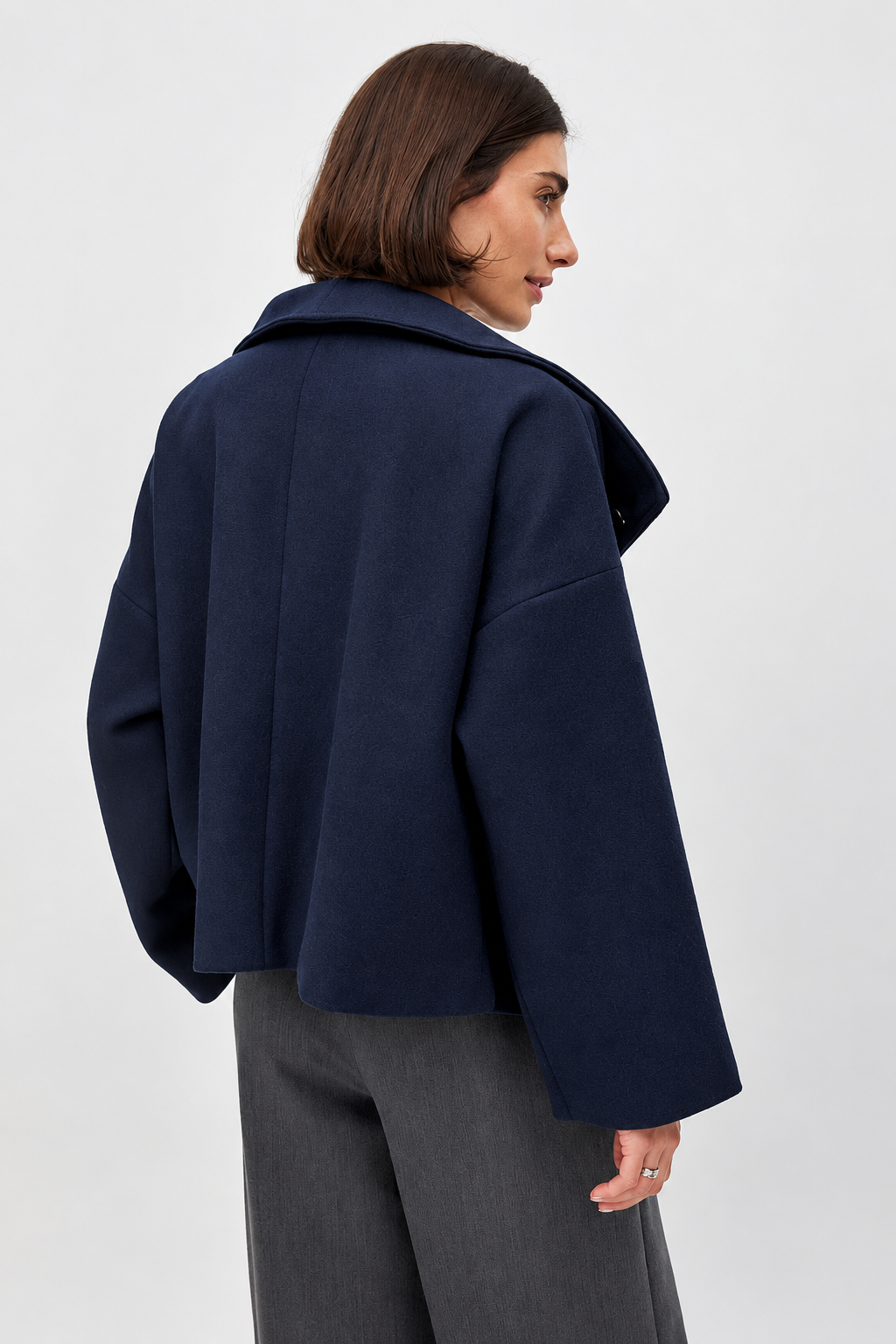 Women's Cropped Double-Breasted Coat – Oversized Collar