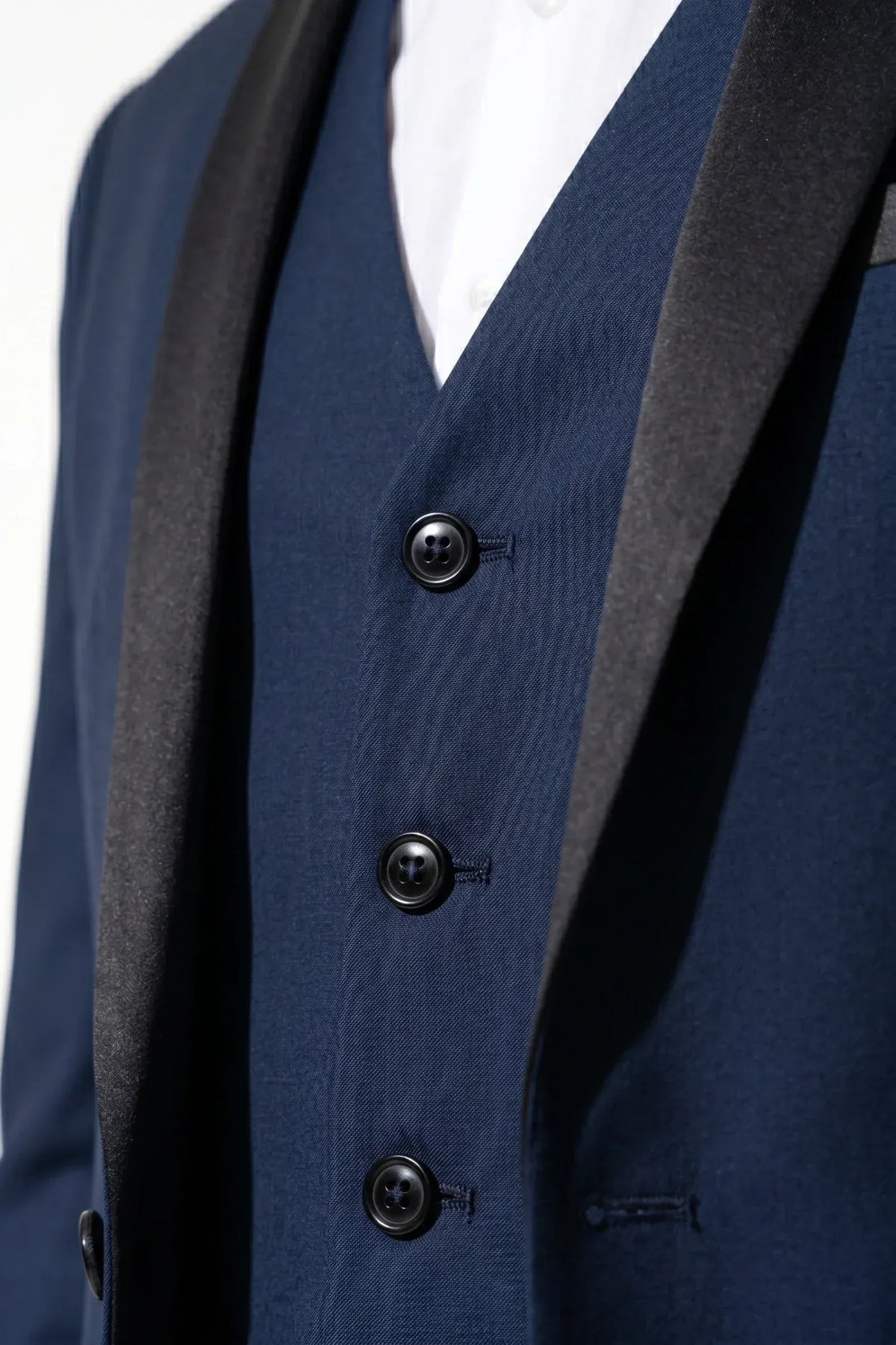 Men's Three-Piece Suit – Modern Slim-Fit Blazer, Waistcoat & Trousers